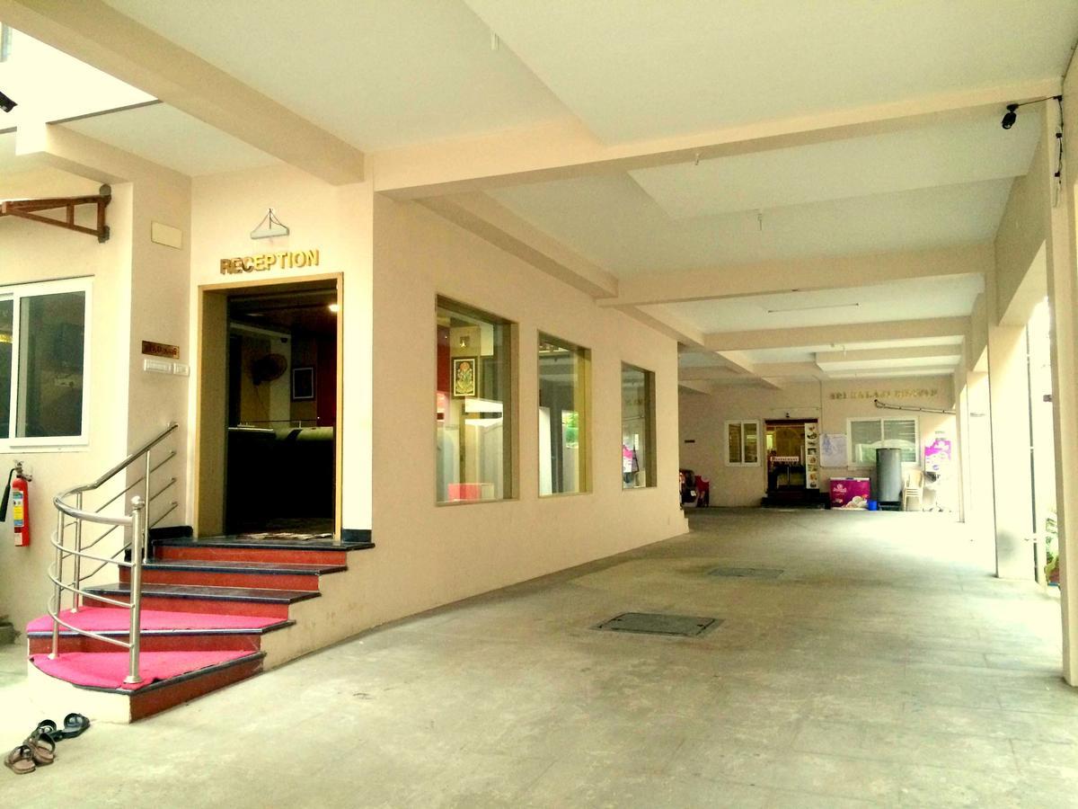 Hotel Sri Hayagriva Tiruchirappalli Buitenkant foto